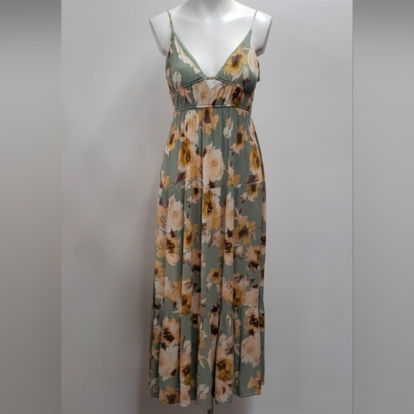 may berries Dresses & Skirts - May Berries Floral Maxi Dress Women's Medium Cruise Vacation Summer
